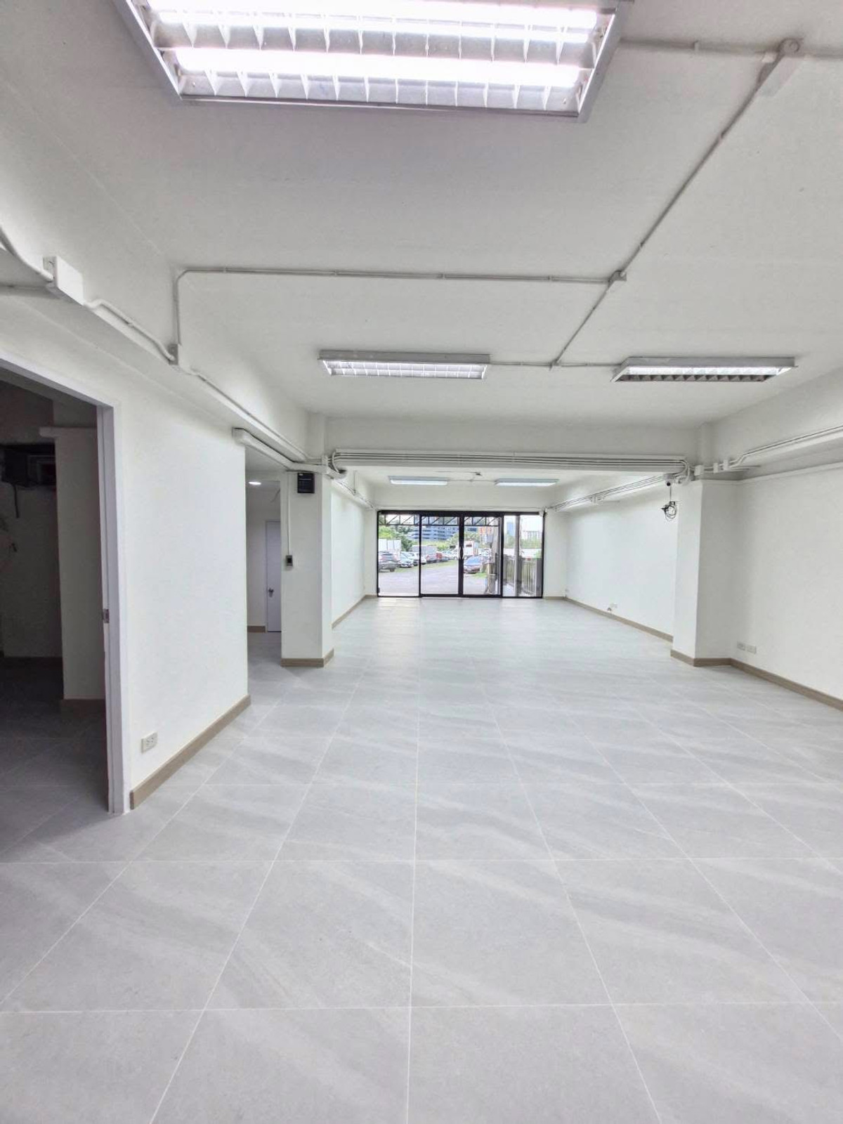 ให้เช่าสำนักงานพัฒนาการ ศรีนครินทร์ : ให้เช่า Home Office 5 ชั้น พัฒนาการ31-1 มีลิฟส่วนตัว จอดรถ 4-5 คัน