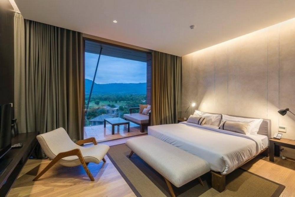 ขายคอนโดโคราช นครราชสีมา : 📢👇Penthouse at Luxury lake-side condominium , not far from BKK (Khaoyai )natural place, nice weather all through the year. This penthouse is with a private pool and jacuzzi , nice fully furnished and decoration.