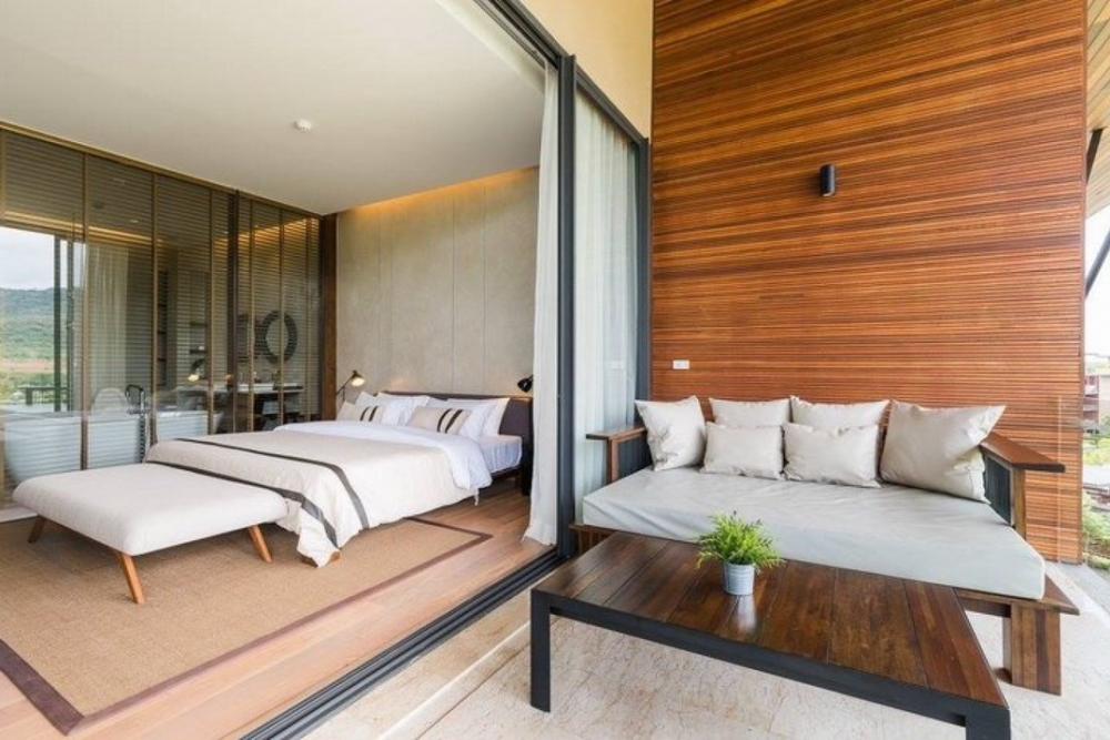 ขายคอนโดโคราช นครราชสีมา : 📢👇Penthouse at Luxury lake-side condominium , not far from BKK (Khaoyai )natural place, nice weather all through the year. This penthouse is with a private pool and jacuzzi , nice fully furnished and decoration.