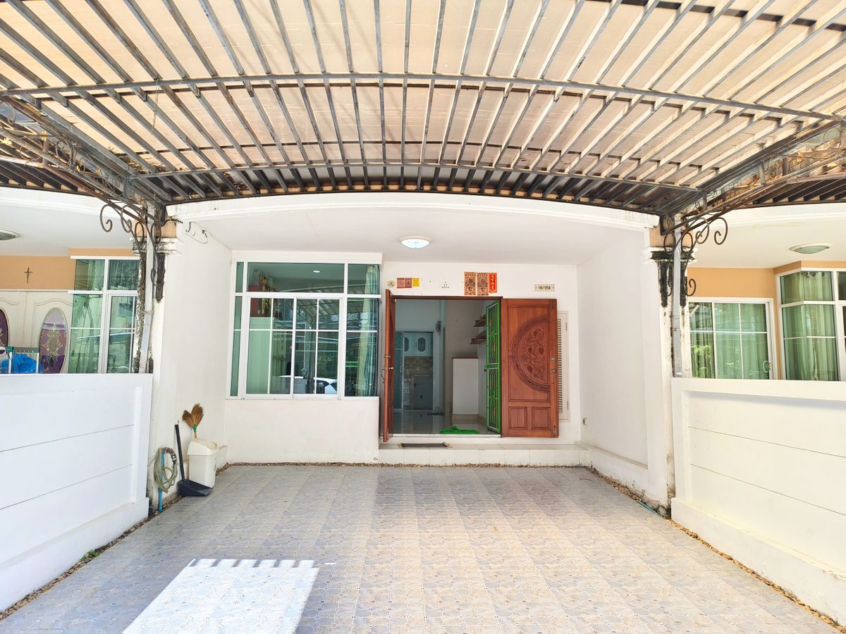 For SaleTownhomeLadkrabang, Suwannaphum Airport : Sale Townhome yield 7.4% 3.5 floor, 3 bedrooms 3 bathrooms 80 sq.m. ,The Metro Rama9, 5min to expressway and Sky train,