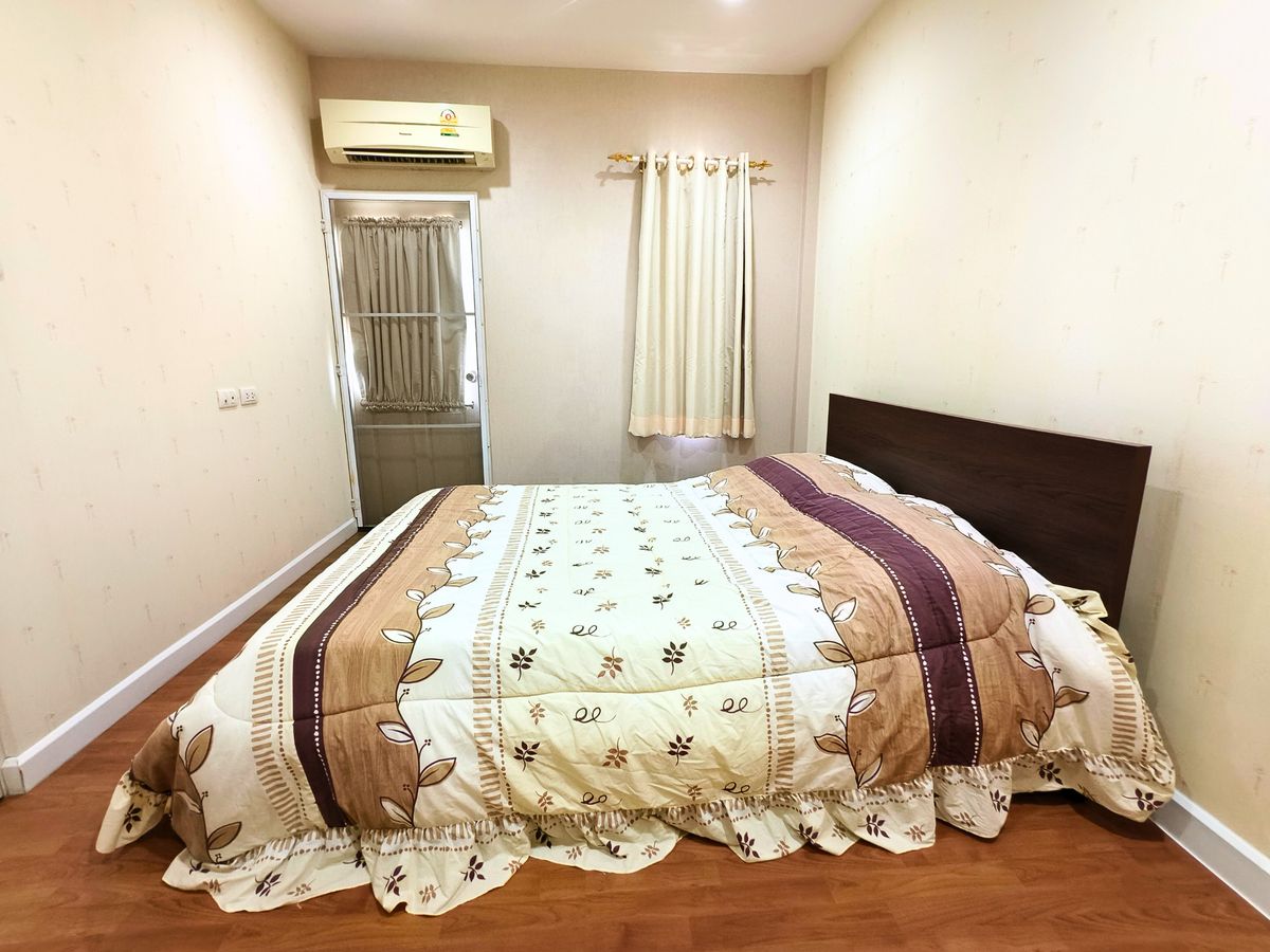 For SaleTownhomeLadkrabang, Suwannaphum Airport : Sale Townhome yield 7.4% 3.5 floor, 3 bedrooms 3 bathrooms 80 sq.m. ,The Metro Rama9, 5min to expressway and Sky train,