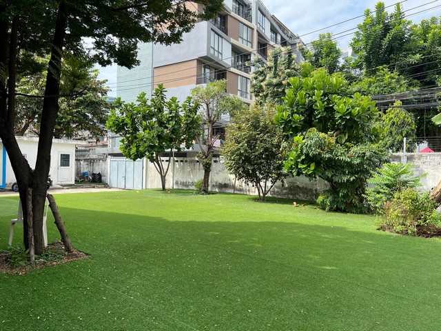 For SaleHouseSukhumvit, Asoke, Thonglor : House for sale with land, 323 sq w, cheapest in the Ekkamai area.