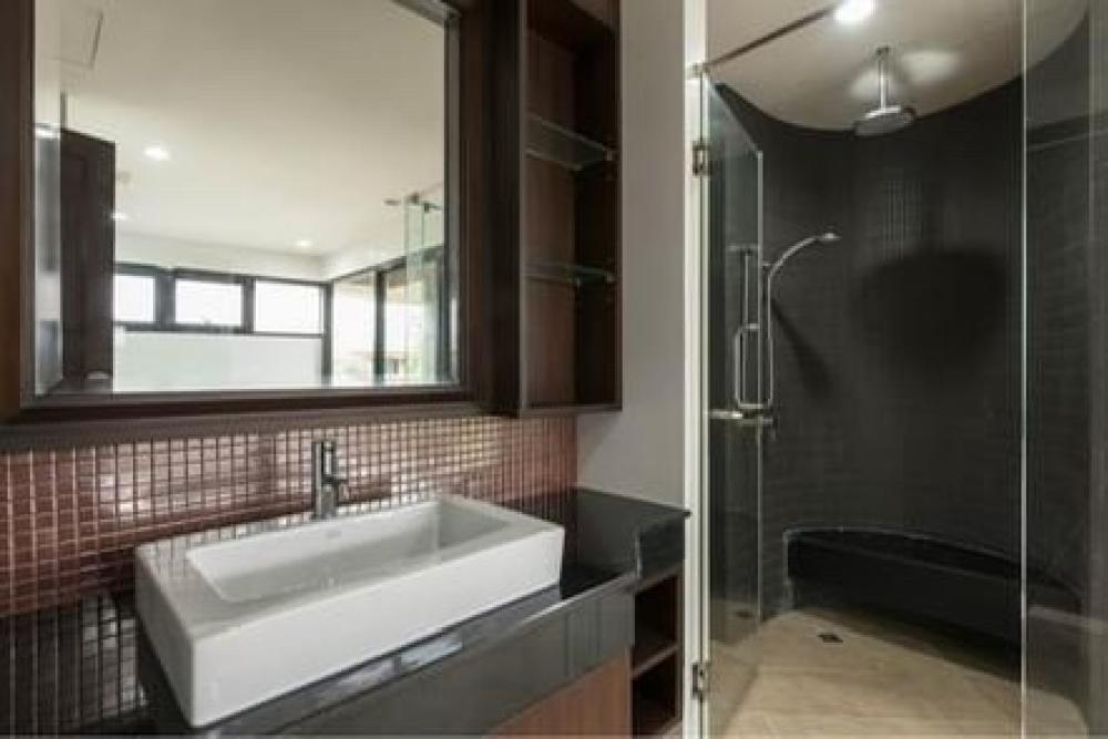 ขายบ้านพัทยา บางแสน ชลบุรี สัตหีบ : 📢👇Luxury pool Villa at horseshoe point village Pattaya, good compound, high security, quiet and peaceful with garden, private pool