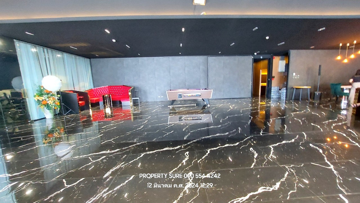 For RentShowroomRama5, Ratchapruek, Bangkruai : For rent-lease 2-story showroom with car service center. There is an elevator to lift cars up to show on the 2nd floor. Prominent location next to Ratchaphruek-Nakhon In Road, near The Walk, Home Pro.Central Westville Ratchaphruek.