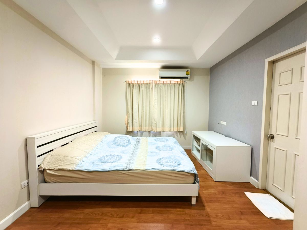 For SaleTownhomeLadkrabang, Suwannaphum Airport : Sale Townhome yield 7.4% 3.5 floor, 3 bedrooms 3 bathrooms 80 sq.m. ,The Metro Rama9, 5min to expressway and Sky train,