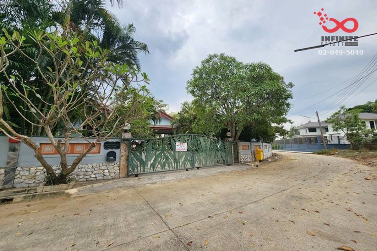 For SaleHouseNakhon Pathom : Single-storey house for sale, 314 square wah, Krisada Nakhon Village 26, City Golf Hill, Borommaratchachonnani Road.