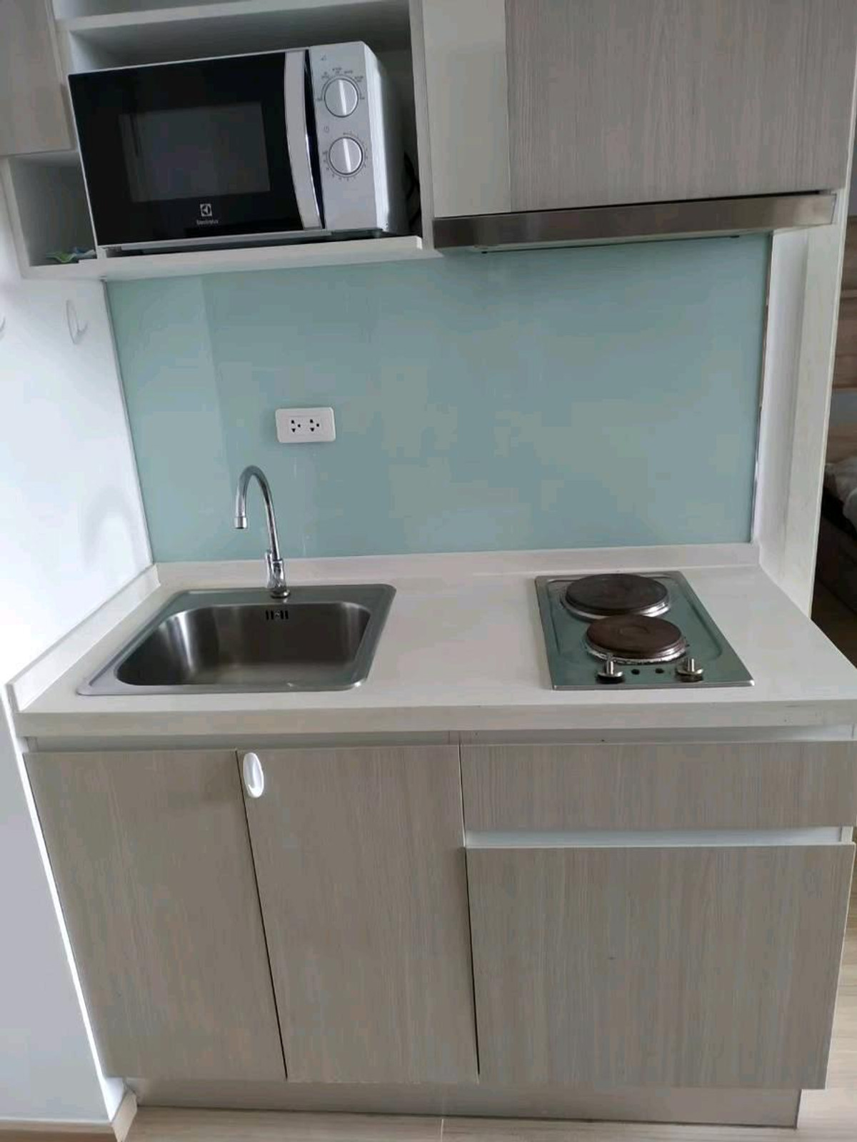 For RentCondoOnnut, Udomsuk : 🔥🔥 Condo Artemis for rent, at the entrance of Sukhumvit Soi 77, near Bic C, Lotus, Habito mall and Century On Nut, can walk to the BTS. Convenient to walk, not lonely. There is a footbridge in front of the project. The project has vans sent to BTS. Leavin