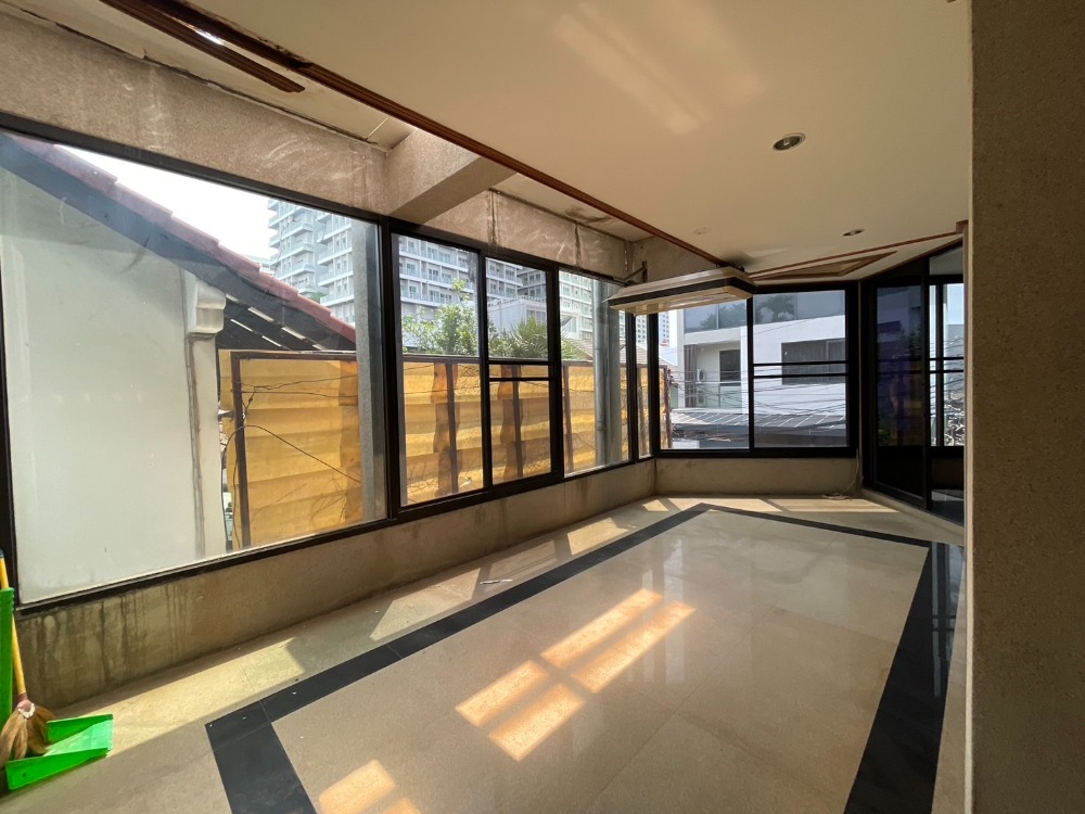 ให้เช่าร้านค้า/ตลาดนัดสุขุมวิท อโศก ทองหล่อ : บ้านให้เช่าทำธุรกิจย่านทองหล่อ ** NO CO-AGENT ** 