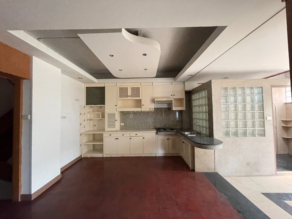 ให้เช่าร้านค้า/ตลาดนัดสุขุมวิท อโศก ทองหล่อ : บ้านให้เช่าทำธุรกิจย่านทองหล่อ ** NO CO-AGENT ** 