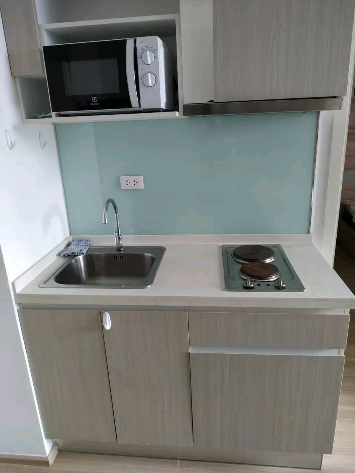 For RentCondoOnnut, Udomsuk : 🔥🔥 Condo Artemis for rent, at the entrance of Sukhumvit Soi 77, near Bic C, Lotus, Habito mall and Century On Nut, can walk to the BTS. Convenient to walk, not lonely. There is a footbridge in front of the project. The project has vans sent to BTS. Leavin