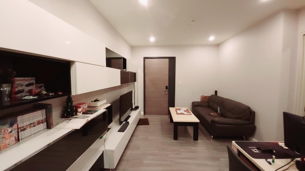 For RentCondoSathorn, Narathiwat : For rent✨The Room Sathorn - TanonPun✨ Fully furnished, electrical appliances. Convenient transportation, close to Sathorn Road, only 200 m.