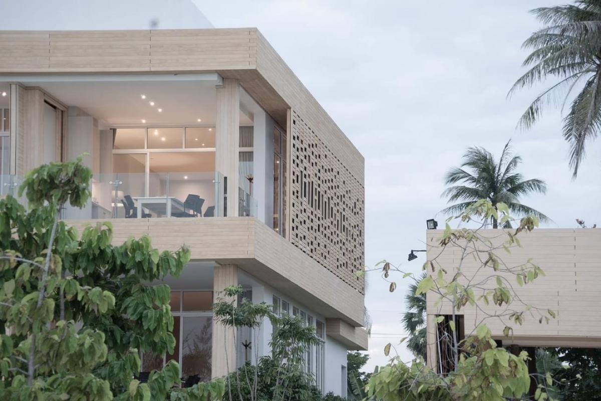 For SaleHouseHuahin, Prachuap Khiri Khan, Pran Buri : Beachfront House for Sale in Prachuap Khiri Khan with Private Sandy Beach, 40m Beachfront on 2 Rai Land – Ideal as a Holiday Home or Resort