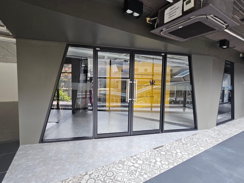 ให้เช่าสำนักงานสาทร นราธิวาส : เช่าอาคารสีลมคอนเน็ก Silom Connect | 110 ตร.ม. | ชั้น 2 | ติดรถไฟฟ้า MRT ช่องนนทรีทางออก 4 เพียง 86 เมตร