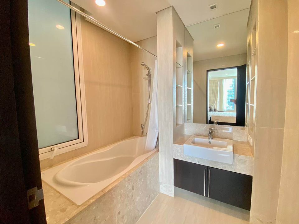 ให้เช่าคอนโดวิทยุ ชิดลม หลังสวน : คอนโดสุดหรู The Park Chidlom ห้องใหญ่ ทำเลดี แต่งครบ เดินทางสะดวก.