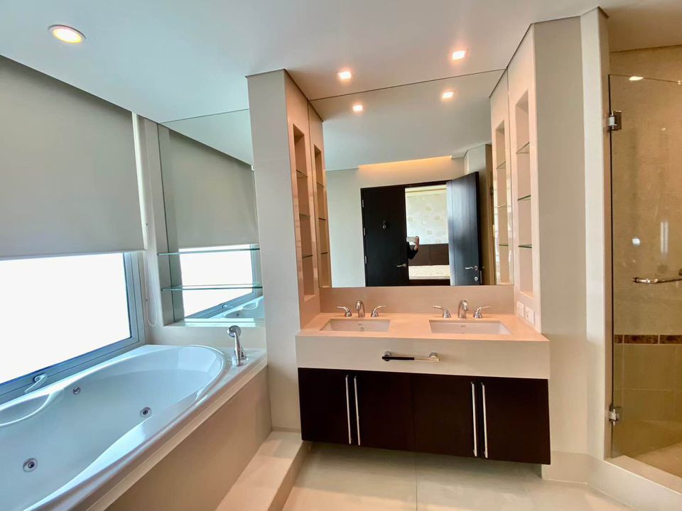 ให้เช่าคอนโดวิทยุ ชิดลม หลังสวน : คอนโดสุดหรู The Park Chidlom ห้องใหญ่ ทำเลดี แต่งครบ เดินทางสะดวก.