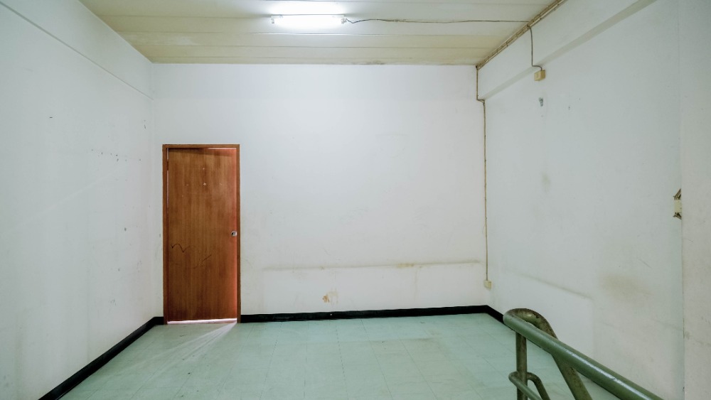 ขายอาคารพาณิชย์บางนา แบริ่ง ลาซาล : ขายด่วน อาคารพาณิชย์ 4 ชั้น ทำเลค้าขาย ติดตลาดนัมเบอร์วัน ราม2