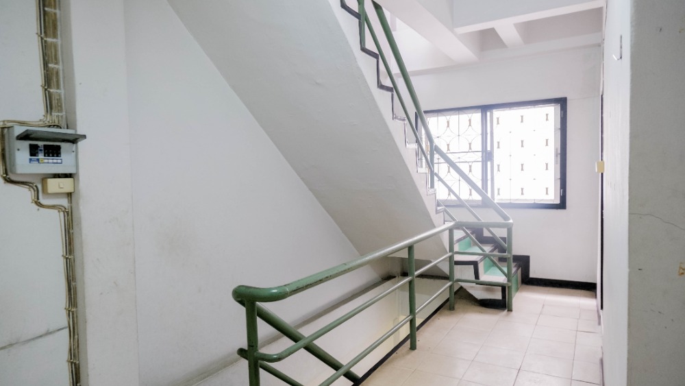 ขายอาคารพาณิชย์บางนา แบริ่ง ลาซาล : ขายด่วน อาคารพาณิชย์ 4 ชั้น ทำเลค้าขาย ติดตลาดนัมเบอร์วัน ราม2