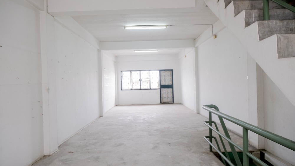 ขายอาคารพาณิชย์บางนา แบริ่ง ลาซาล : ขายด่วน อาคารพาณิชย์ 4 ชั้น ทำเลค้าขาย ติดตลาดนัมเบอร์วัน ราม2