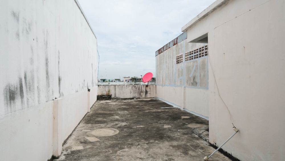 ขายอาคารพาณิชย์บางนา แบริ่ง ลาซาล : ขายด่วน อาคารพาณิชย์ 4 ชั้น ทำเลค้าขาย ติดตลาดนัมเบอร์วัน ราม2