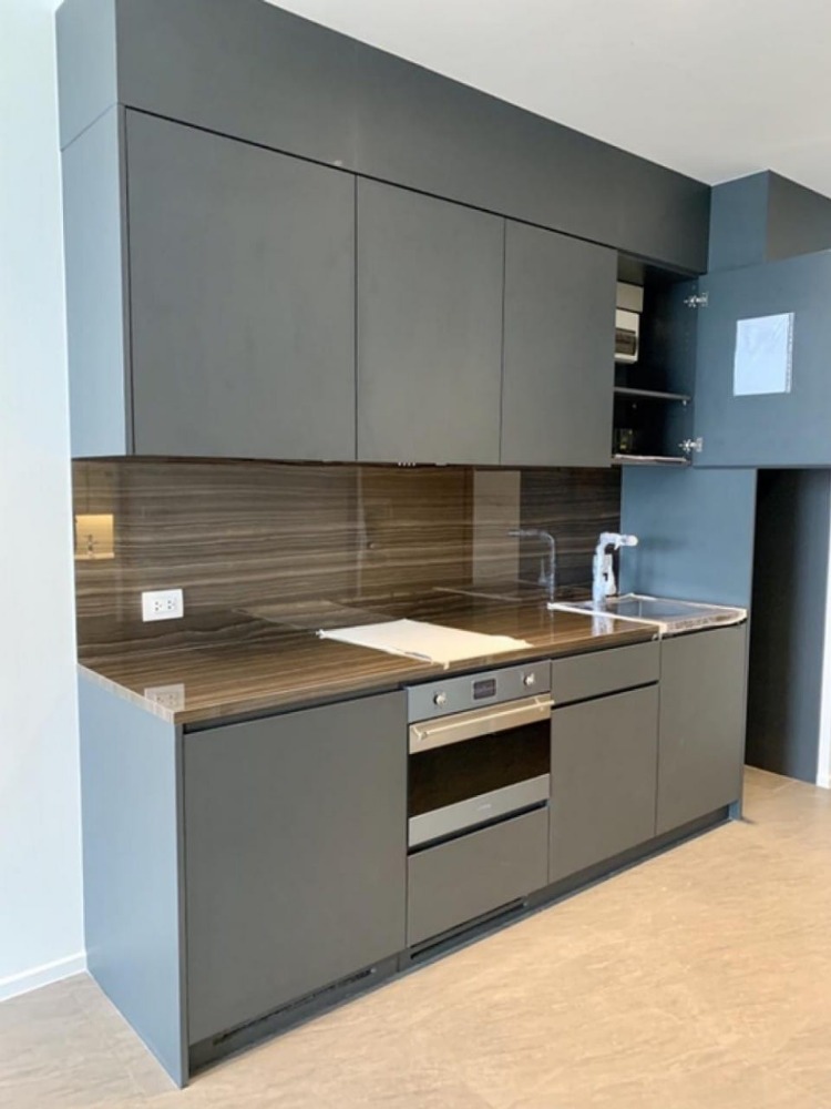 ขายคอนโดสีลม ศาลาแดง บางรัก : S-TLSL101 เดอะ ลอฟท์ สีลม ชั้น28 ทิศใต้ 48ตรม. 1นอน 1น้ำ 10.7ล้าน 064-959-8900