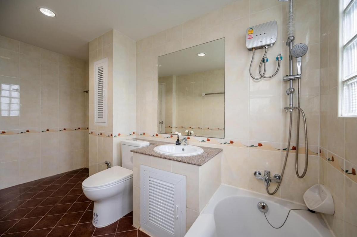 ขายทาวน์โฮมลาดพร้าว เซ็นทรัลลาดพร้าว : 📢👇Townhome 4 ชั้น พร้อมสระว่ายน้ำ  ราคาดี  ปรัปปรุงตกแต่งใหม่ เดินทางสะดวก ได้หลายเส้นทาง ทั้ง วิภาวดี, ลาดพร้าว รัชดาภิเษก เหมาะ สำหรับ พักอาศัย home office หรือ ABNB