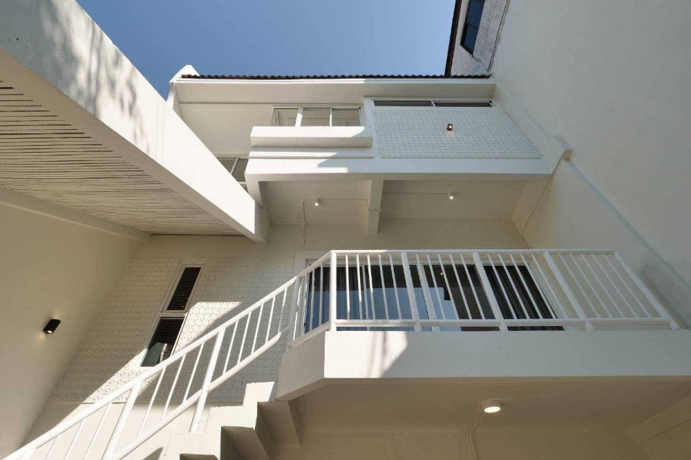 ให้เช่าทาวน์โฮมอ่อนนุช อุดมสุข : ให้เช่า Town home สไตล์ สแกนดิ ตกแต่งสวย เหมาะสำหรับครอบครัวใหญ่  หรือทำธุรกิจปล่อยเช่า Airbnb