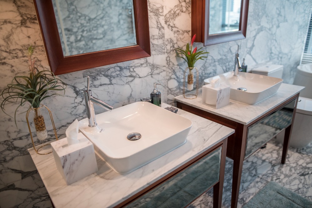 ขายคอนโดสุขุมวิท อโศก ทองหล่อ : 📢👇 คอนโดหรูใจกลางทองหล่อ Khun By Yoo ตกแต่งครบด้วยดีไซน์ของ Starck ห้องนั่งเล่นกว้าง ระเบียงยาว วิวเมือง ว้าว! ราคาดีมาก