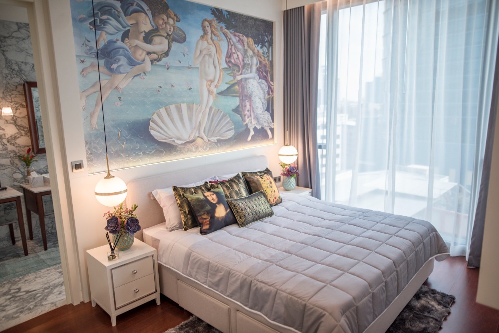 ขายคอนโดสุขุมวิท อโศก ทองหล่อ : 📢👇 คอนโดหรูใจกลางทองหล่อ Khun By Yoo ตกแต่งครบด้วยดีไซน์ของ Starck ห้องนั่งเล่นกว้าง ระเบียงยาว วิวเมือง ว้าว! ราคาดีมาก