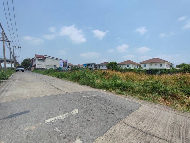 For SaleLandNawamin, Ramindra : Land for sale near Fashion Island, Ramintra, Soi Kanchana 9, near Panya Indra Golf Course. pink electric train fashion ireland