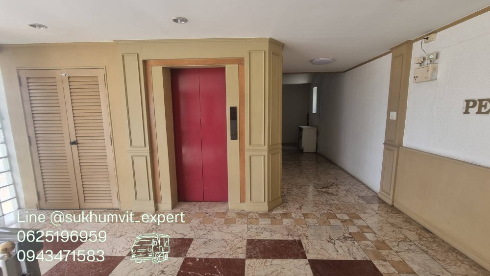 For RentCondoSukhumvit, Asoke, Thonglor : Phrom Phong Sukhumvit 39 | Pet friendly Penthouse, luxury, has a private swimming pool, 3 bedrooms, 4 bathrooms, 260 sq m., suitable for families. The atmosphere is calm and private.