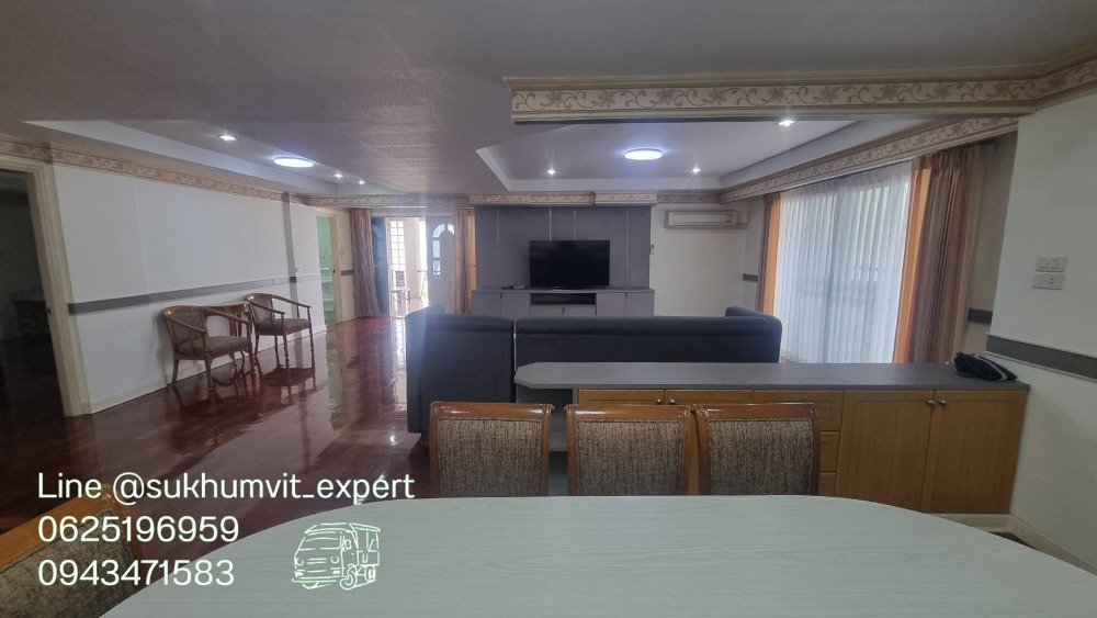 For RentCondoSukhumvit, Asoke, Thonglor : Phrom Phong Sukhumvit 39 | Pet friendly Penthouse, luxury, has a private swimming pool, 3 bedrooms, 4 bathrooms, 260 sq m., suitable for families. The atmosphere is calm and private.