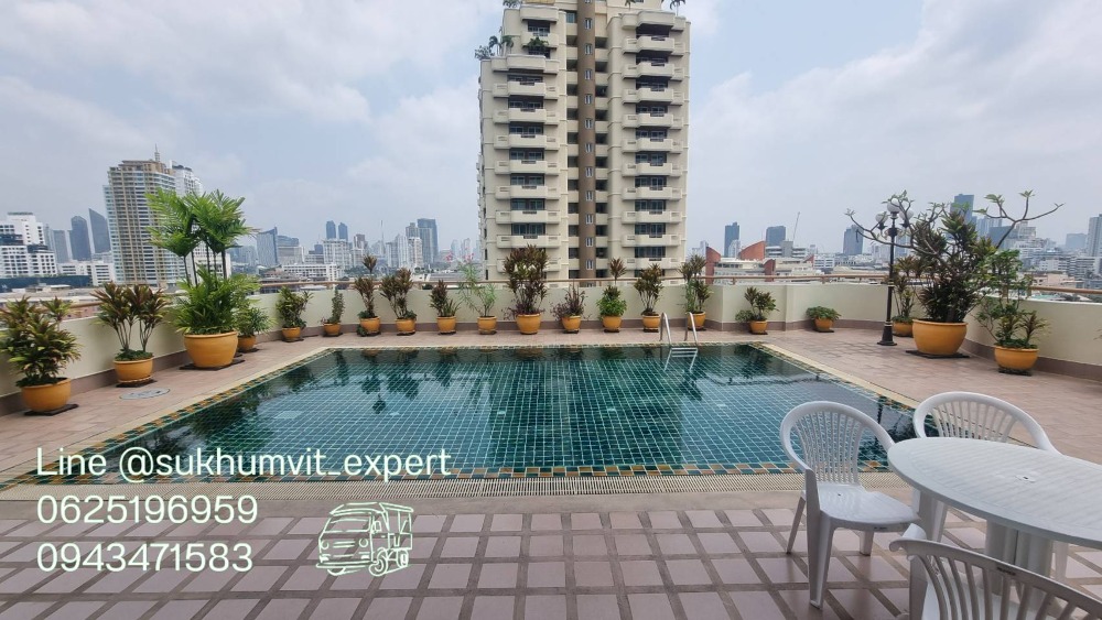 For RentCondoSukhumvit, Asoke, Thonglor : Phrom Phong Sukhumvit 39 | Pet friendly Penthouse, luxury, has a private swimming pool, 3 bedrooms, 4 bathrooms, 260 sq m., suitable for families. The atmosphere is calm and private.