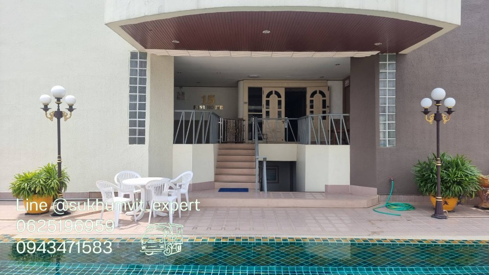 For RentCondoSukhumvit, Asoke, Thonglor : Phrom Phong Sukhumvit 39 | Pet friendly Penthouse, luxury, has a private swimming pool, 3 bedrooms, 4 bathrooms, 260 sq m., suitable for families. The atmosphere is calm and private.