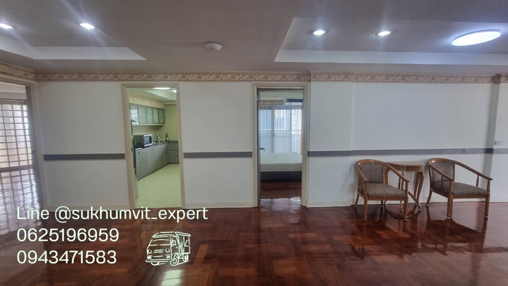 For RentCondoSukhumvit, Asoke, Thonglor : Phrom Phong Sukhumvit 39 | Pet friendly Penthouse, luxury, has a private swimming pool, 3 bedrooms, 4 bathrooms, 260 sq m., suitable for families. The atmosphere is calm and private.