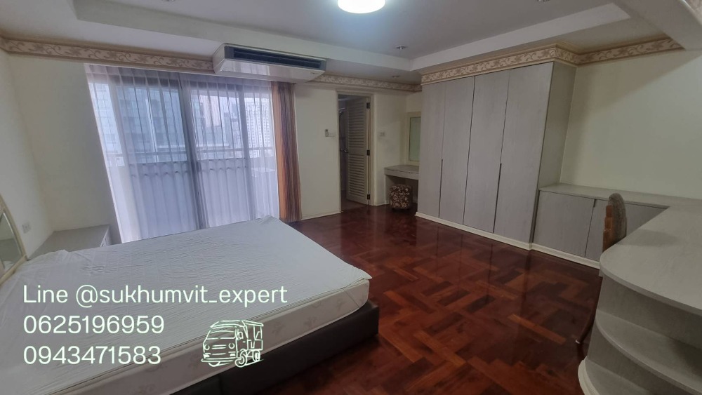 For RentCondoSukhumvit, Asoke, Thonglor : Phrom Phong Sukhumvit 39 | Pet friendly Penthouse, luxury, has a private swimming pool, 3 bedrooms, 4 bathrooms, 260 sq m., suitable for families. The atmosphere is calm and private.