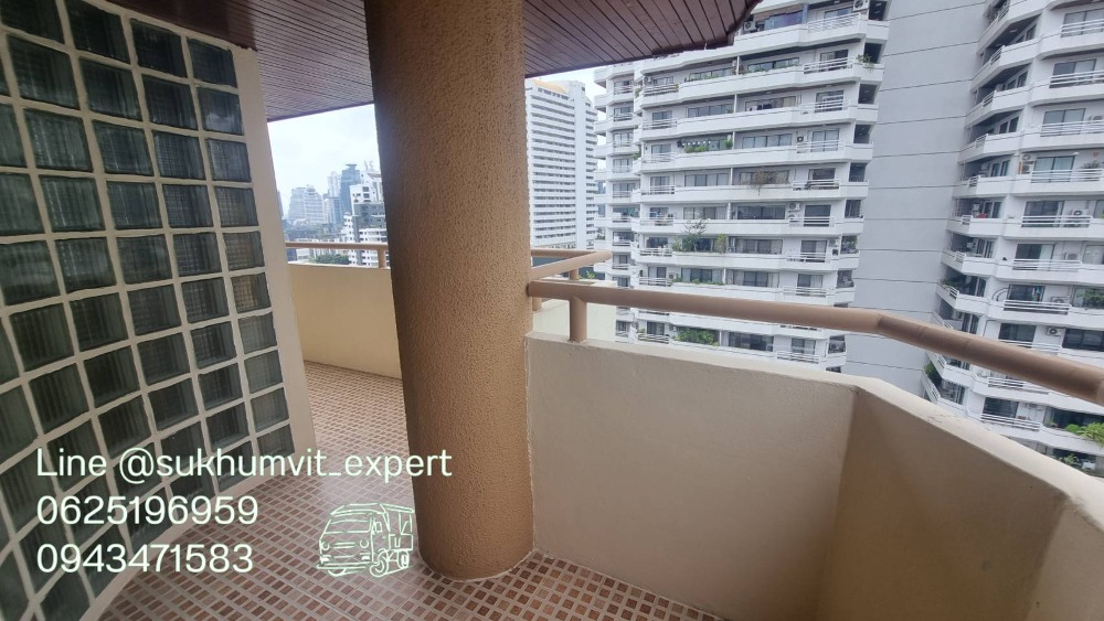 For RentCondoSukhumvit, Asoke, Thonglor : Phrom Phong Sukhumvit 39 | Pet friendly Penthouse, luxury, has a private swimming pool, 3 bedrooms, 4 bathrooms, 260 sq m., suitable for families. The atmosphere is calm and private.