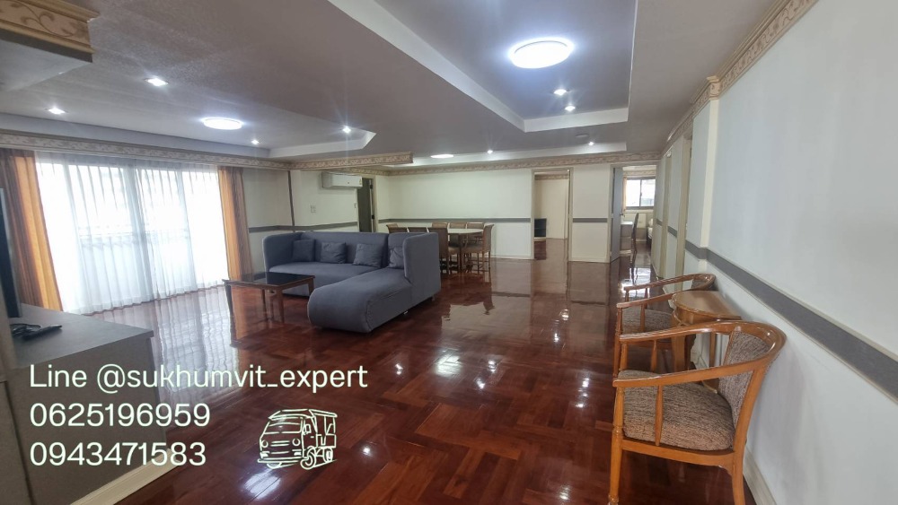 For RentCondoSukhumvit, Asoke, Thonglor : Phrom Phong Sukhumvit 39 | Pet friendly Penthouse, luxury, has a private swimming pool, 3 bedrooms, 4 bathrooms, 260 sq m., suitable for families. The atmosphere is calm and private.