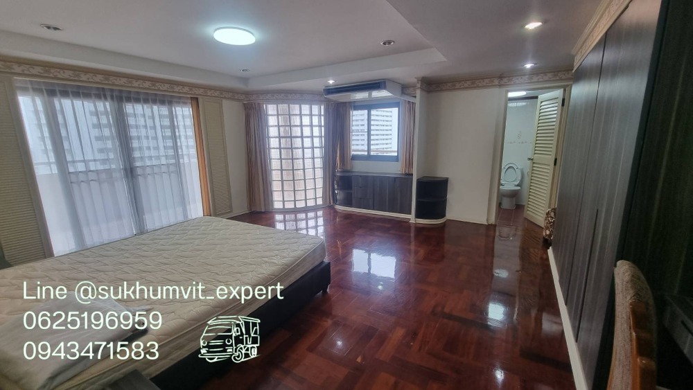 For RentCondoSukhumvit, Asoke, Thonglor : Phrom Phong Sukhumvit 39 | Pet friendly Penthouse, luxury, has a private swimming pool, 3 bedrooms, 4 bathrooms, 260 sq m., suitable for families. The atmosphere is calm and private.