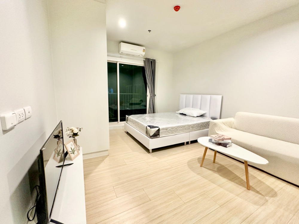 For RentCondoThaphra, Talat Phlu, Wutthakat : **For rent Metro Sky Sathorn-Wutthakat - 26 sq m. Studio, separate kitchen, new condo**