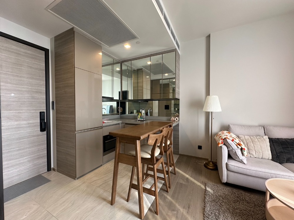 For RentCondoLadprao, Central Ladprao : For rent, 1 bedroom, high floor, garden view, in the heart of Lat Phrao Intersection.