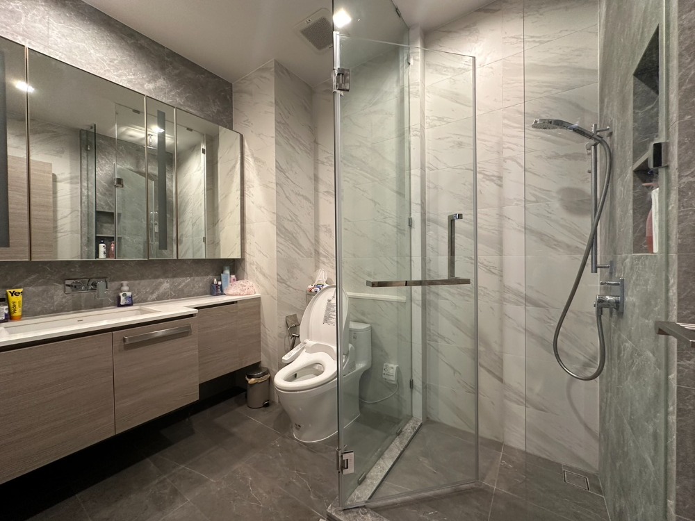 For RentCondoLadprao, Central Ladprao : For rent, 1 bedroom, high floor, garden view, in the heart of Lat Phrao Intersection.