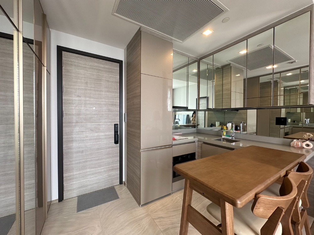 For RentCondoLadprao, Central Ladprao : For rent, 1 bedroom, high floor, garden view, in the heart of Lat Phrao Intersection.