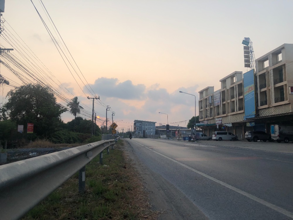 For SaleShop HouseRama5, Ratchapruek, Bangkruai : Commercial & Living space for sale, suitable for business Near the central office, City Hall Subdistrict, Bang Kruai, an area where only public companies build houses for sale.