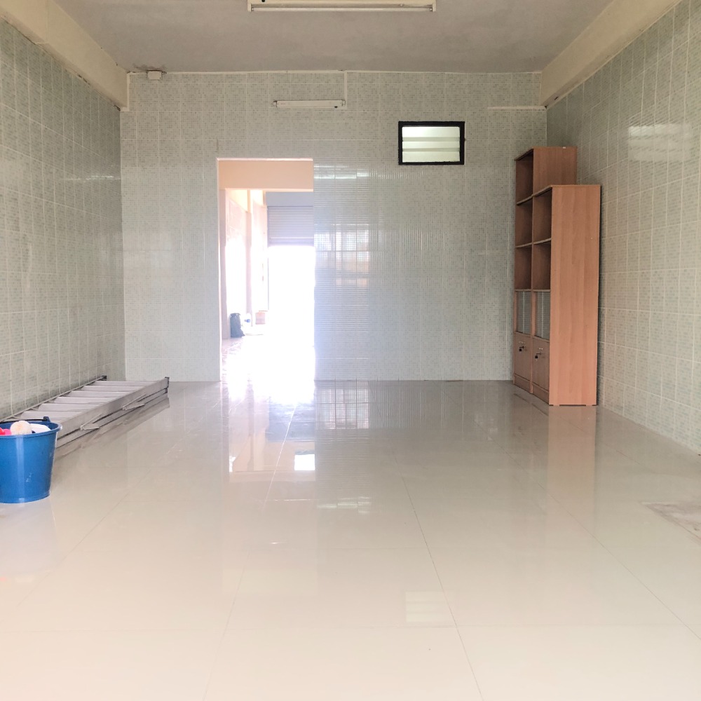 For SaleShop HouseRama5, Ratchapruek, Bangkruai : Commercial & Living space for sale, suitable for business Near the central office, City Hall Subdistrict, Bang Kruai, an area where only public companies build houses for sale.