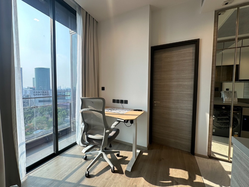 For RentCondoLadprao, Central Ladprao : 1 bedroom for rent, location in the heart of Lat Phrao intersection. Ready to move in