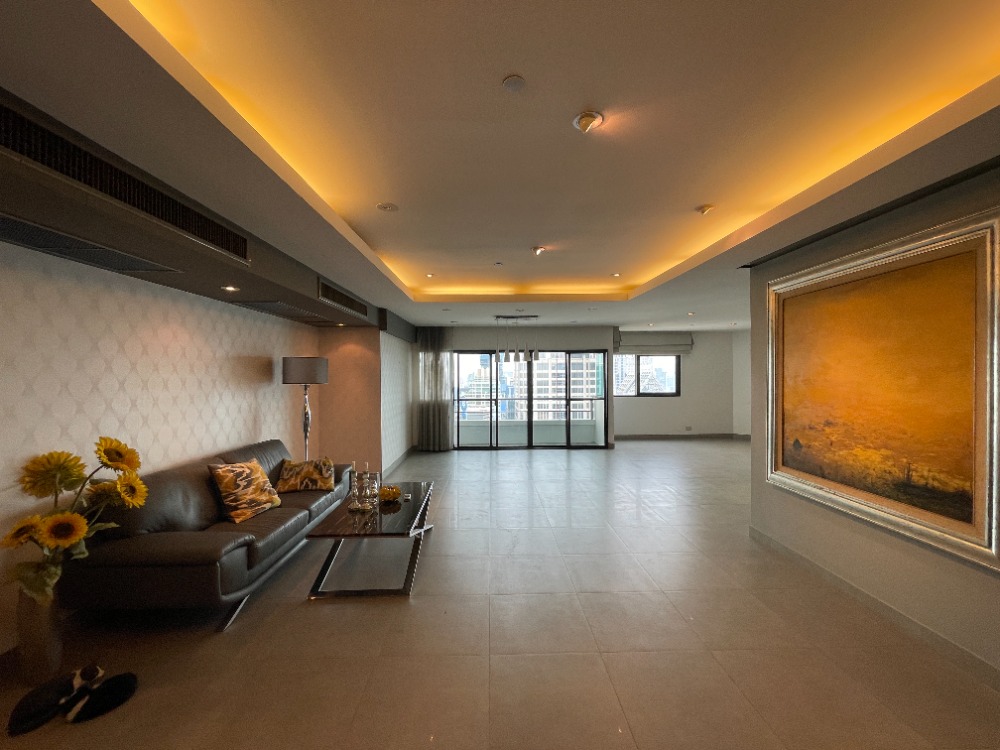 For SaleCondoSathorn, Narathiwat : 📢👇For sale Sathorn Garden huge unit in CBD area near Lumpini Park, Chulalongkorn hospital,BTS Saladaeng and MRT Lumpini
