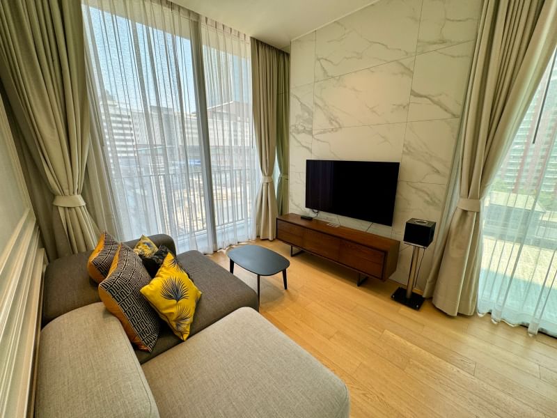 For RentCondoWitthayu, Chidlom, Langsuan, Ploenchit : For rent, 1 bedroom, corner room, fully furnished, ready to move in.