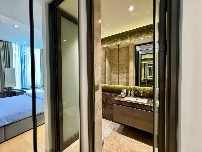 For RentCondoWitthayu, Chidlom, Langsuan, Ploenchit : For rent, 1 bedroom, corner room, fully furnished, ready to move in.