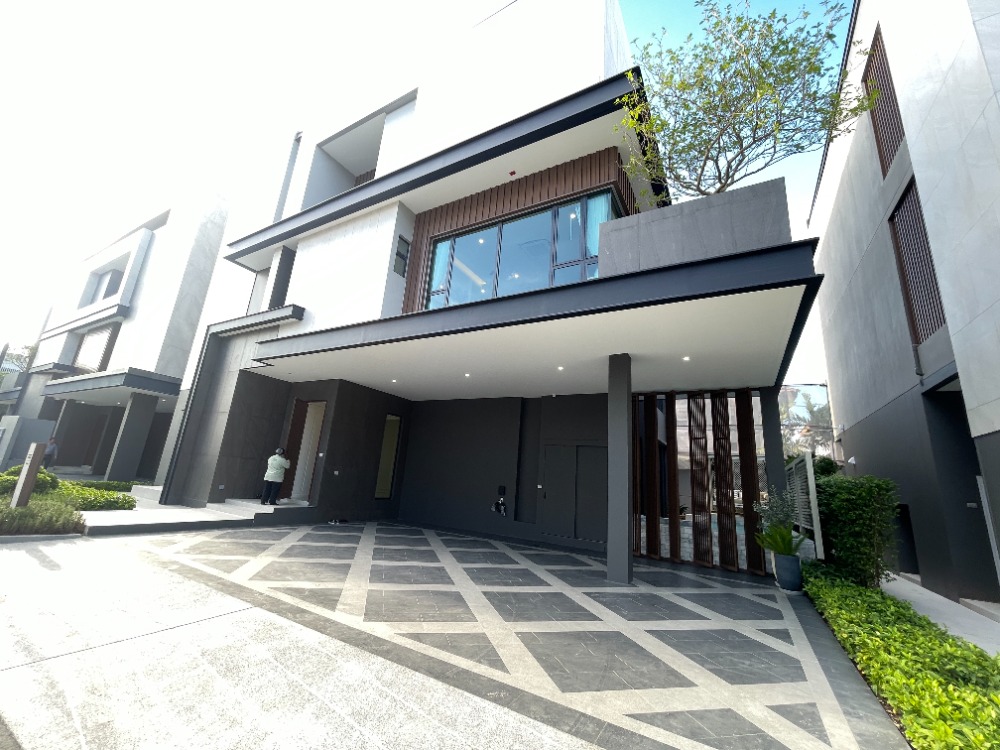ขายบ้านเลียบทางด่วนรามอินทรา : 5 bedrooms 7 bathrooms 4 parking 564 sqm at The Honor Yothinpattana