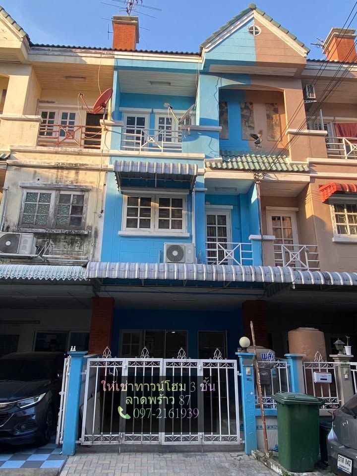 For RentTownhomeChokchai 4, Ladprao 71, Ladprao 48, : 2-story townhouse for rent, Lat Phrao, near yellow BTS Lat Phrao 71 station, ready to move in 📲0972161939